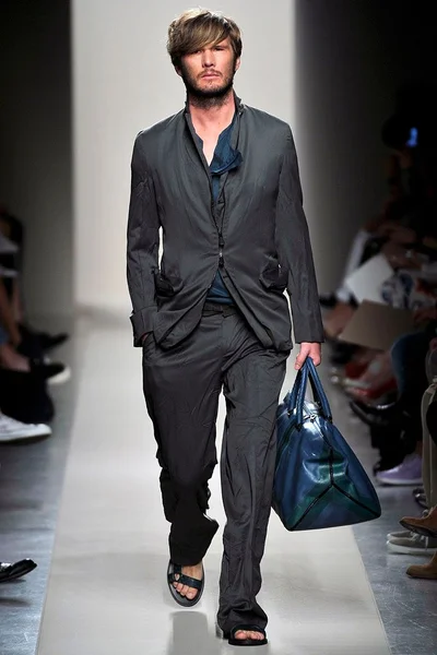 Look 35